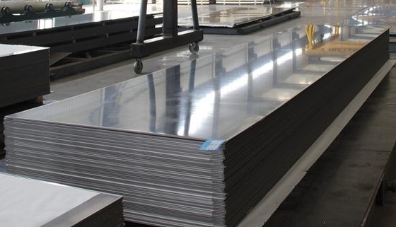 6016 T4P het Blad van de Aluminiumlegering in Automobiel Stootkussen wordt gebruikt dat